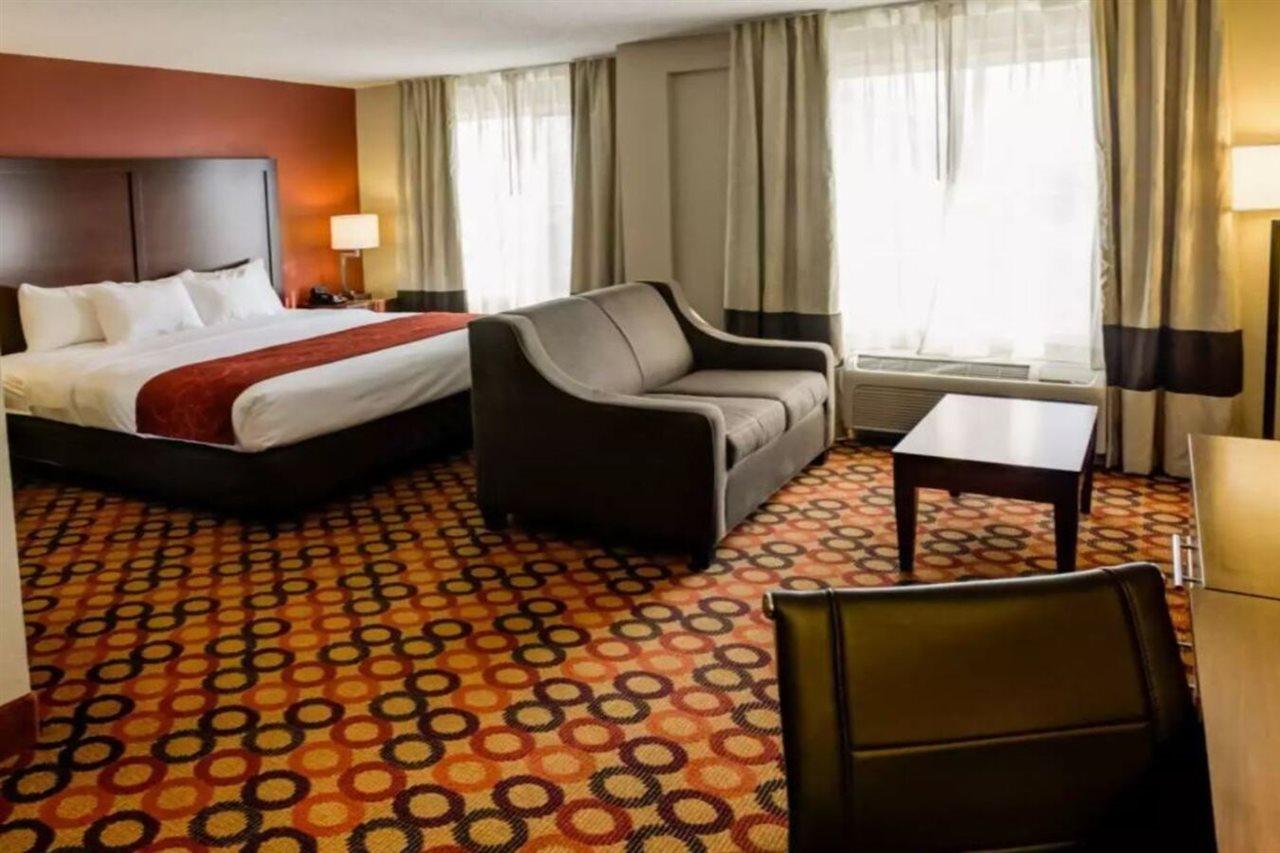 Comfort Suites Airport Шарлотт Экстерьер фото