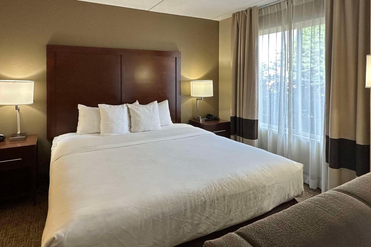 Comfort Suites Airport Шарлотт Экстерьер фото