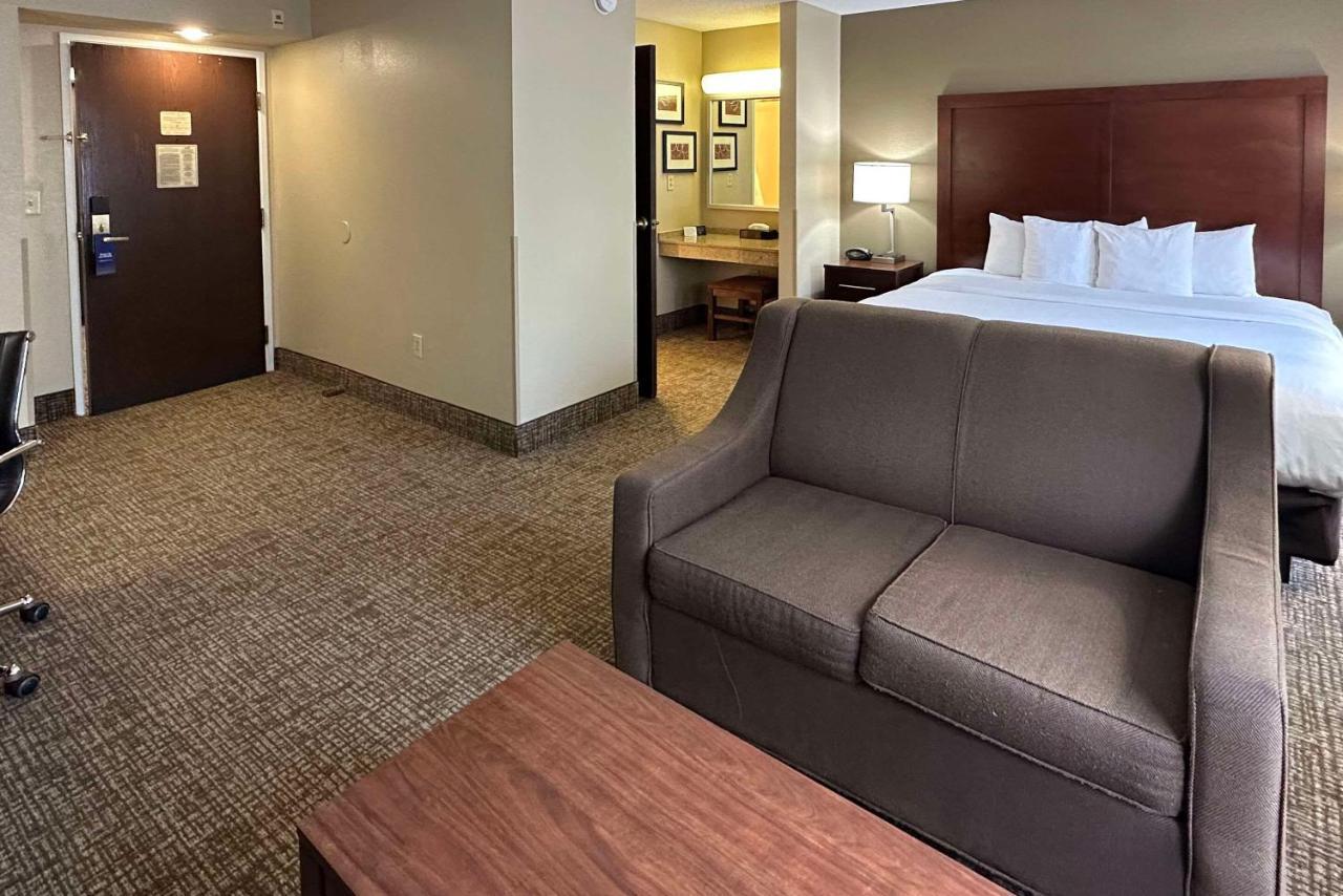 Comfort Suites Airport Шарлотт Экстерьер фото