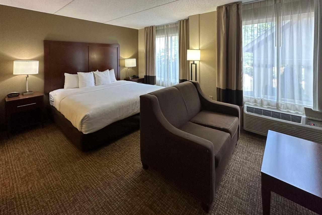Comfort Suites Airport Шарлотт Экстерьер фото