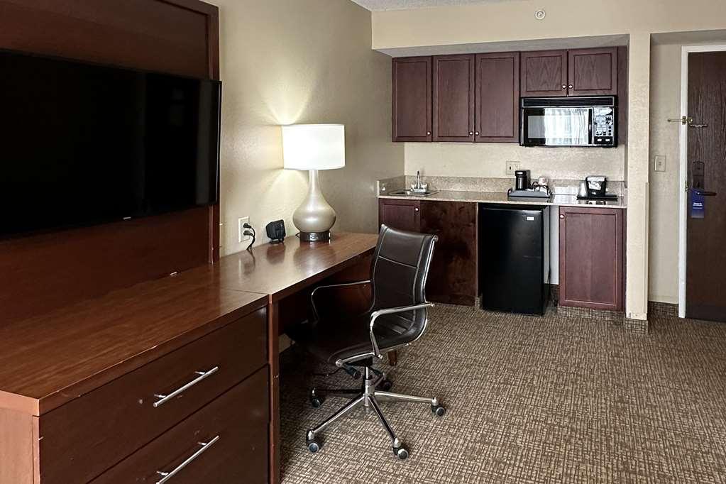 Comfort Suites Airport Шарлотт Номер фото