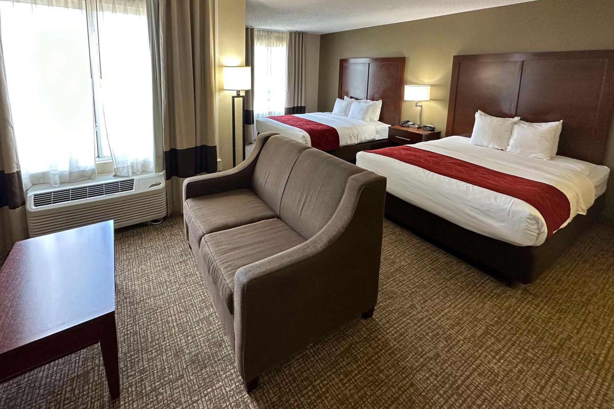 Comfort Suites Airport Шарлотт Экстерьер фото