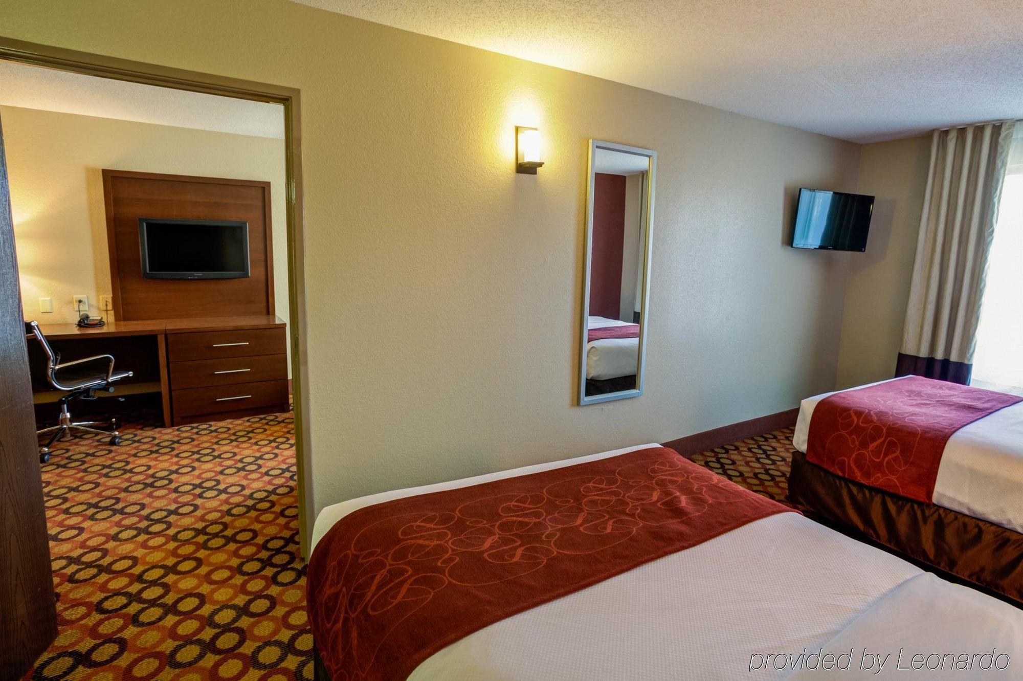 Comfort Suites Airport Шарлотт Экстерьер фото