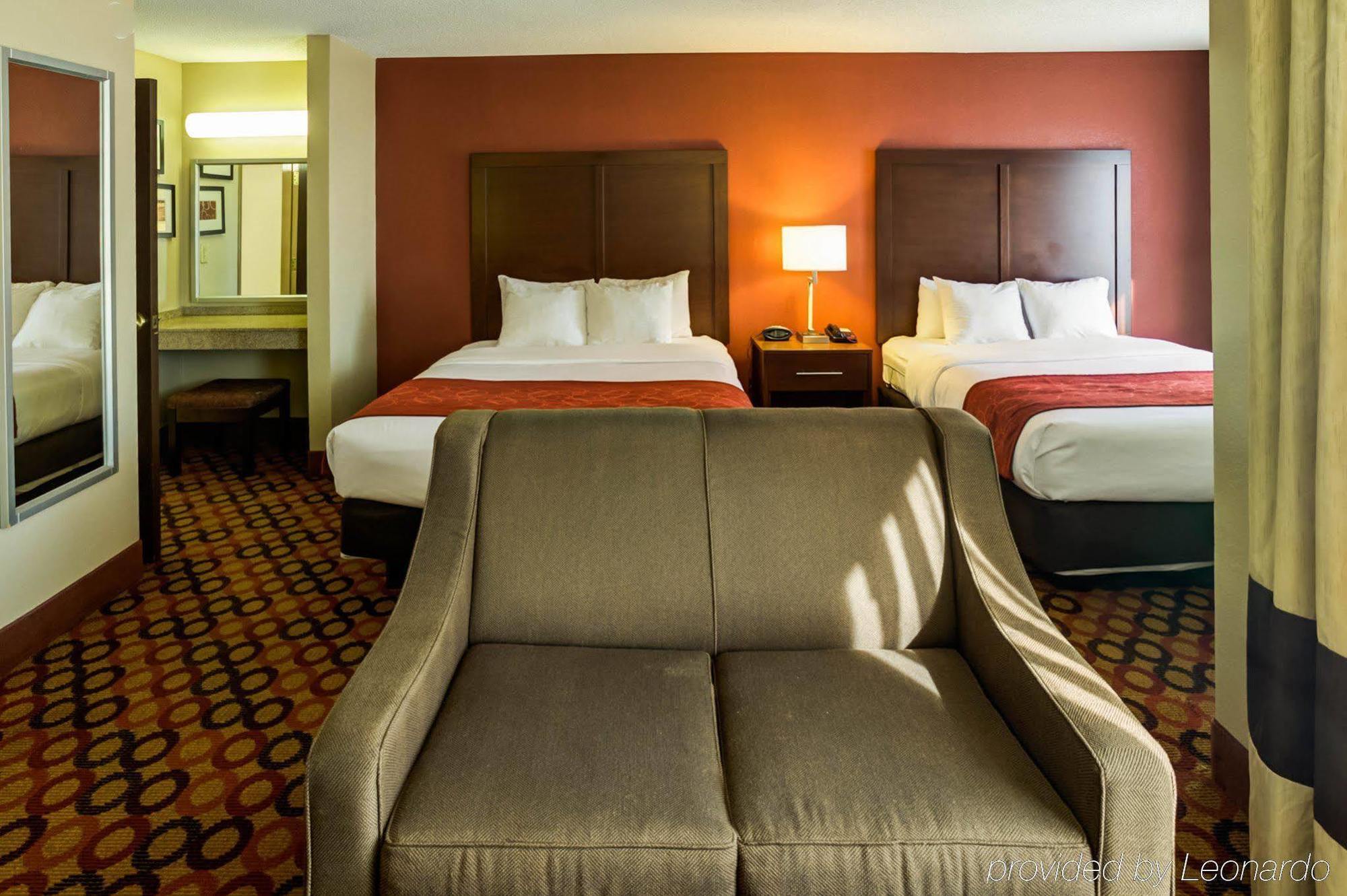 Comfort Suites Airport Шарлотт Экстерьер фото
